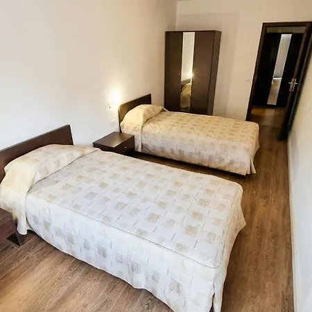 Mountain Paradise 2 - Cosy 2 Bed Mountain View - Washer Apartment *